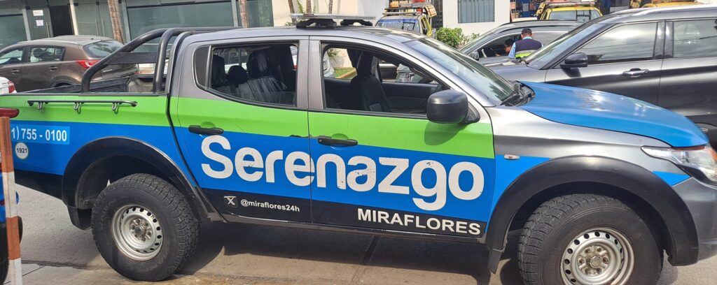 Photo of a Serenazgo patrol vehicle for Miraflores