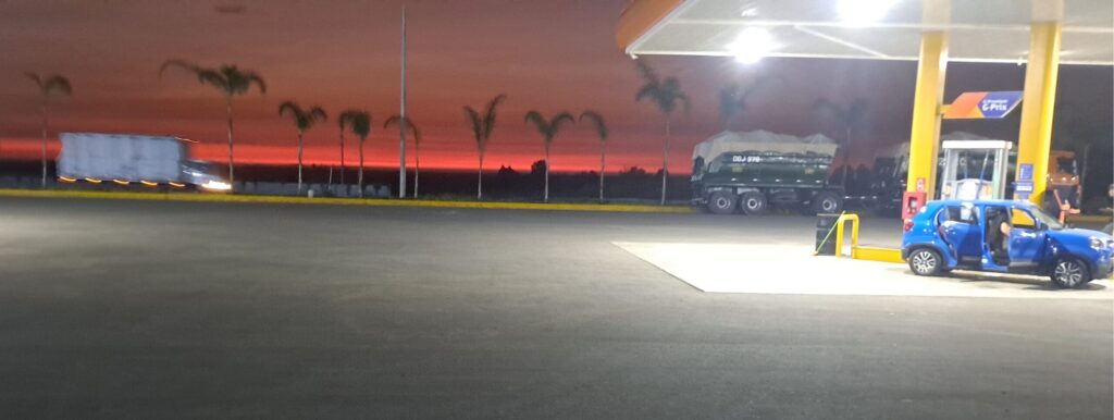 Photo of a gas station on the Panamericana Sur at sunset